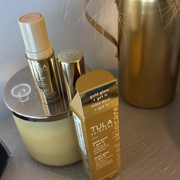 Tula Gold Glow Radiance Eye cooling balm - Picture 3 of 13